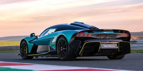 La marcha atrás del Aston Martin Valhalla era tan rápida que la marca la ha limitado