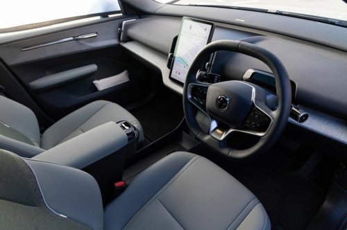 最新輸入車乗り比べ、BEVとICEVで共通の一体感