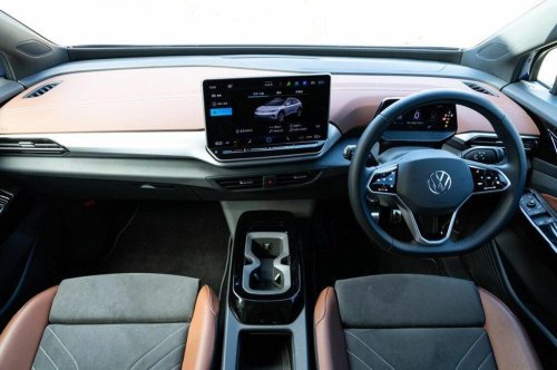 最新輸入車乗り比べ、BEVとICEVで共通の一体感
