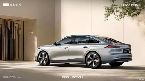 Geely defiende el metanol como alternativa al coche eléctrico: diez veces más densidad energética