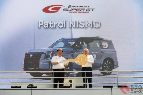 3.5L V6ツインターボで495馬力! 日産新型「超速そうな巨大SUV」公開! 標準は27年発売だけどドデカグリルの「パトロールNISMO」出る? スーパーGTに贈呈で聞いてみた