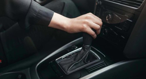 La caja de cambios del coche automático no es indestructible: síntomas claros de una transmisión dañada