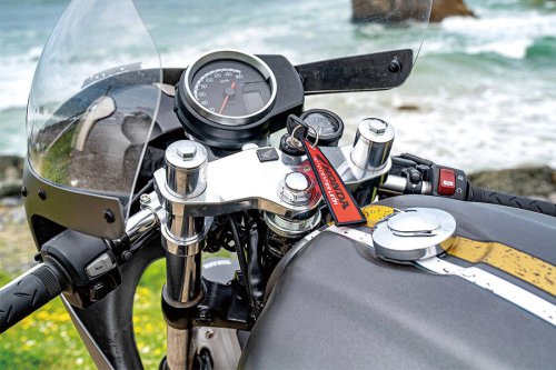 GB350S “THE ROCKET LION”（ホンダ GB350）造形や塗色で往年のグランプリマシンRCを想起させる【Heritage&Legends】