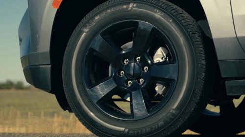How do the family of Michelin Defender tires differ from one another?