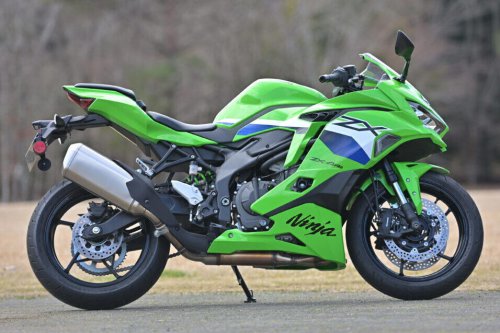 国産400cc4気筒エンジンのステイタスは唯一無二! なのにビギナーにも乗りやすい【カワサキ Ninja ZX-4RR】