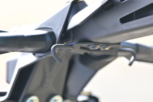 国産400cc4気筒エンジンのステイタスは唯一無二! なのにビギナーにも乗りやすい【カワサキ Ninja ZX-4RR】