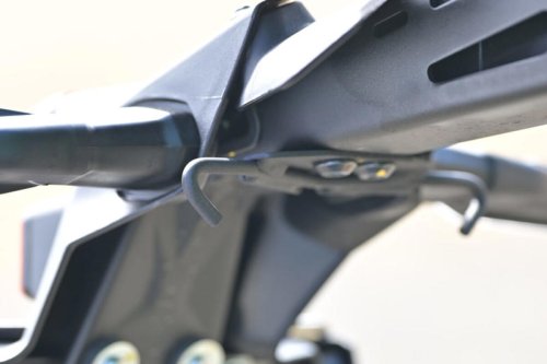 国産400cc4気筒エンジンのステイタスは唯一無二! なのにビギナーにも乗りやすい【カワサキ Ninja ZX-4RR】