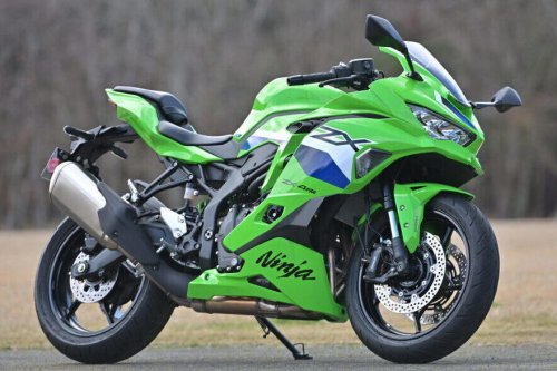 国産400cc4気筒エンジンのステイタスは唯一無二! なのにビギナーにも乗りやすい【カワサキ Ninja ZX-4RR】