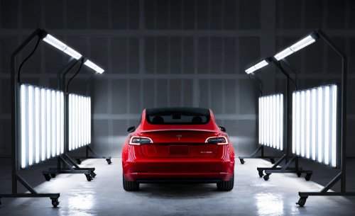 Tesla, El dilema de los 50.000 Tesla nuevos: por qué los coches de Elon Musk empiezan a acumular polvo en las campas