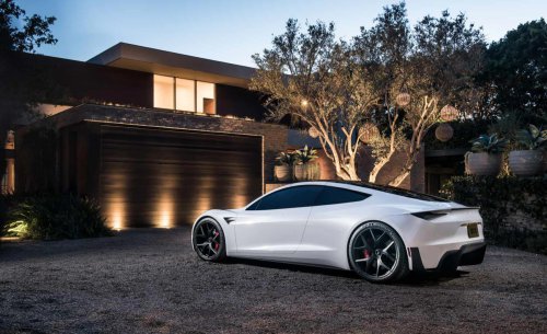 El dilema de los 50.000 Tesla nuevos: por qué los coches de Elon Musk empiezan a acumular polvo en las campas