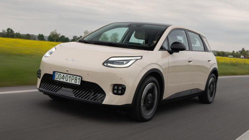 GAC | Renault | GAC ataca en Europa con el nuevo Aion UT, 430 km de autonomía y menos de 28.000 € para ir a por el Renault 5