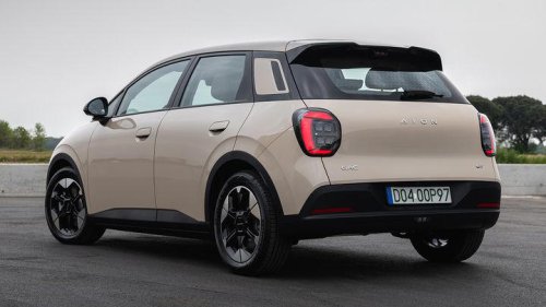 GAC | Renault | GAC ataca en Europa con el nuevo Aion UT, 430 km de autonomía y menos de 28.000 € para ir a por el Renault 5