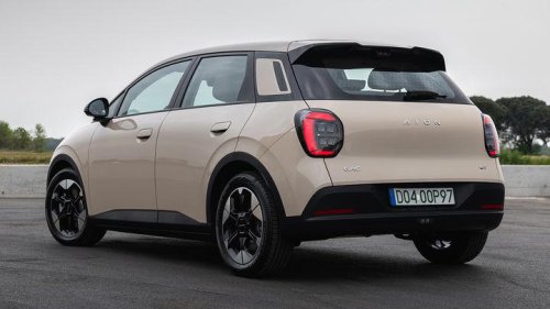 GAC, Renault, GAC ataca en Europa con el nuevo Aion UT, 430 km de autonomía y menos de 28.000 € para ir a por el Renault 5