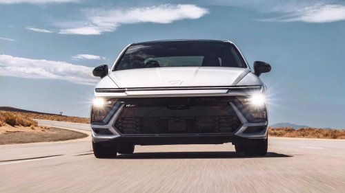 The hybrid sedan with the highest driving range in 2026