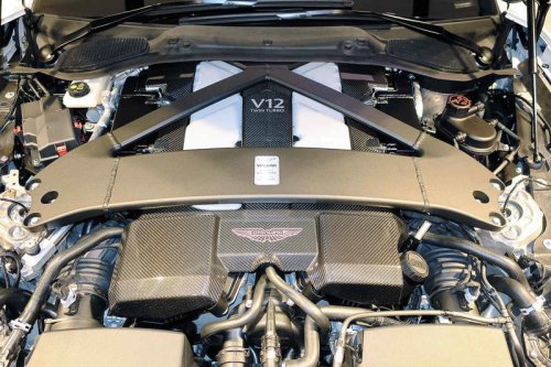 アストンマーティン栄光の名称を復活させたフラッグシップのスーパーGT「ヴァンキッシュ」【スーパーカークロニクル・完全版／086】