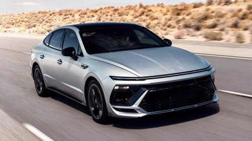 The hybrid sedan with the highest driving range in 2026