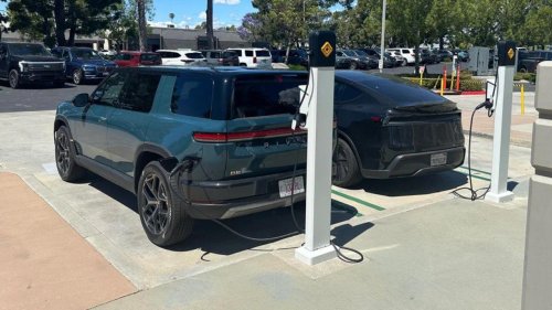 Rivian, Tesla, Rivian R2 vs Tesla Model Y: el duelo de SUV eléctricos que se trasladará a Europa, en cifras