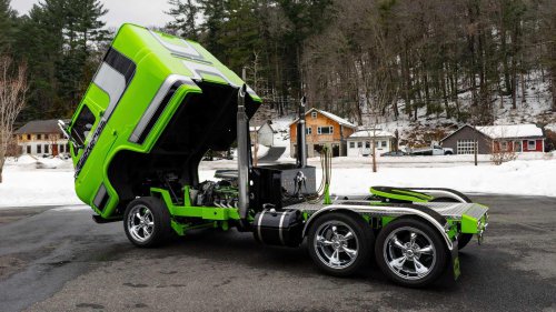 Six-wheeled Ford with a V8 in the middle is peak American overkill