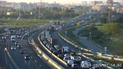 Sendos accidentes generan retenciones kilométricas este miércoles en la AP-7 en dirección Valencia y la V-30