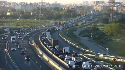 Sendos accidentes generan retenciones kilométricas este miércoles en la AP-7 en dirección Valencia y la V-30