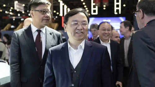 Wang Chuanfu es el CEO de BYD, pero no ve con buenos ojos la industria china del automóvil: empieza el knockout stage