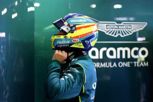 Así se entretiene Alonso en el parón