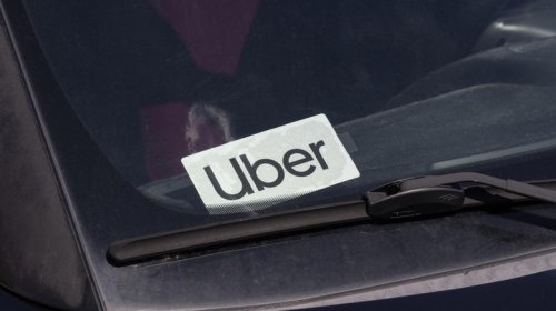 Uber goes all-in on robotaxis