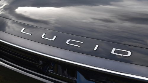 Uber goes all-in on robotaxis