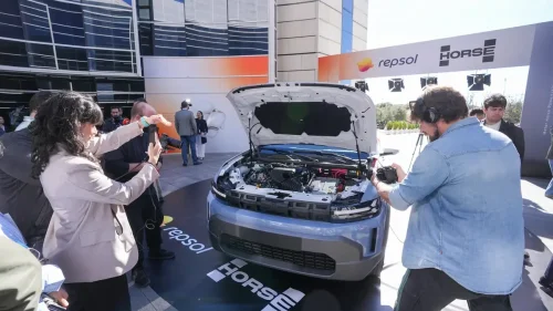 El motor híbrido que desafía el relato único de la electrificación