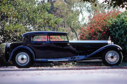 Los bellos héroes de la motor de ocho cilindros en línea