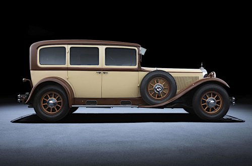 Los bellos héroes de la motor de ocho cilindros en línea