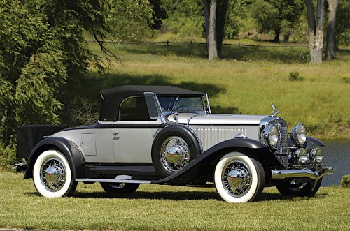 Los bellos héroes de la motor de ocho cilindros en línea