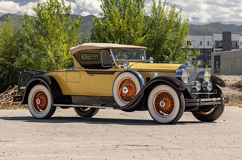 Los bellos héroes de la motor de ocho cilindros en línea