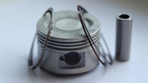 Here's how to tell if your piston rings are stuck (and what to do about it)