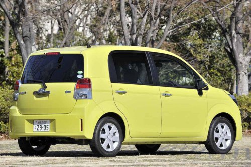 実は好バランスだったトヨタ スペイド。助手席スライドドアと1.5Lエンジンがもたらした、利便性と安心感【10年ひと昔の新車】