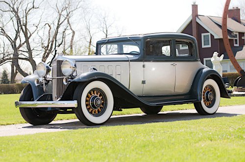 Los bellos héroes de la motor de ocho cilindros en línea