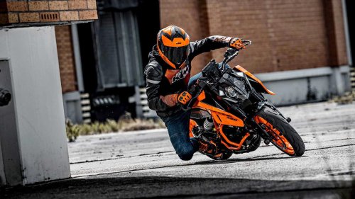The motorcycle that teaches precision instead of power