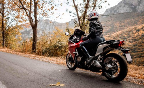 Carnet de moto en España: guía definitiva de precios, exámenes y requisitos actualizados a abril de 2026