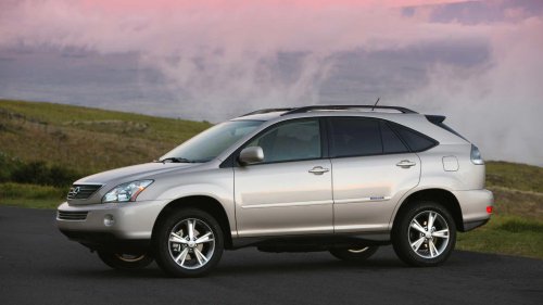 The luxury hybrid most people don't realize is a hybrid