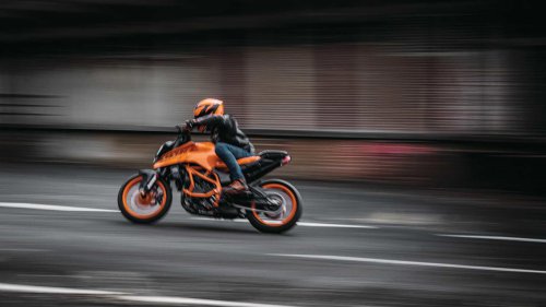 The motorcycle that teaches precision instead of power