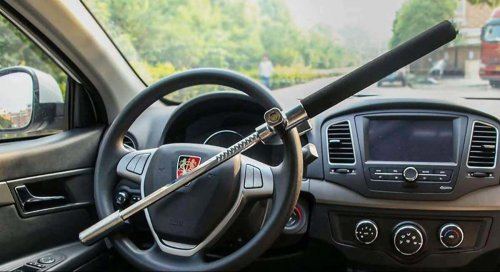 El antirrobo de coches más clásico cumple 40 años: se ha vuelto a poner de actualidad para reforzar la seguridad de nuestros automóviles