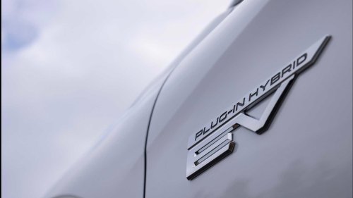 2026 Nissan Rogue PHEV vs. 2026 Mitsubishi Outlander PHEV: Three-row SUVs compared