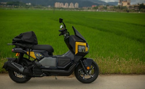 Citroën, La moto que adorarán los fans del 'cyberpunk' llega a España y es así de barata
