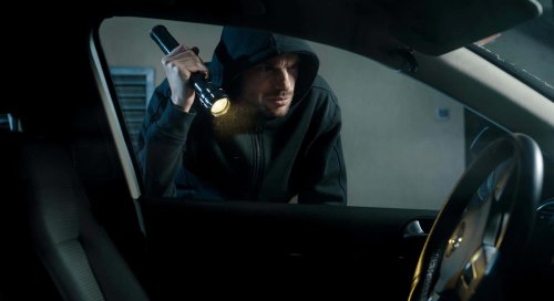 El antirrobo de coches más clásico cumple 40 años: se ha vuelto a poner de actualidad para reforzar la seguridad de nuestros automóviles