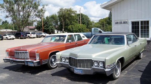 Lincoln, Cadillac, 1969 Lincoln Continental and 1969 Cadillac Sedan DeVille offered luxury but only one dominates today
