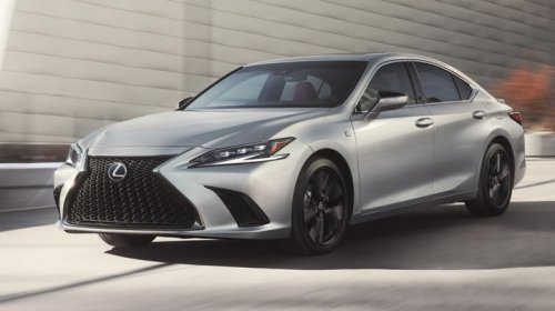 Toyota Crown vs. Lexus ES: How do these premium sedans compare?