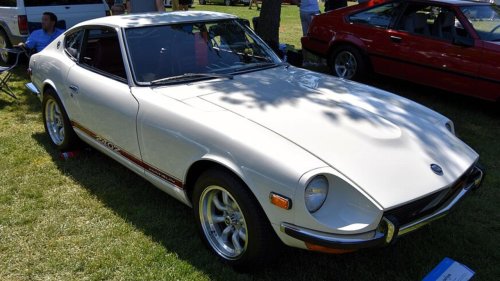 10 classic cars that hold their value better than expected