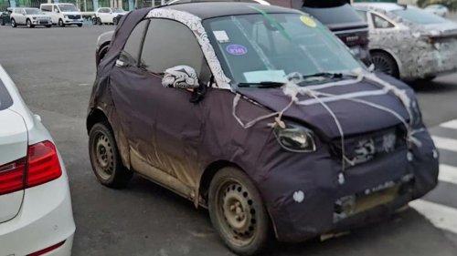 El sucesor del Smart ForTwo pierde camuflaje en estas fotos espía que confirman un aspecto clave del diseño