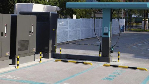 BMW | BYD | ¿Cargar un coche eléctrico en 5 minutos? BMW dice que BYD no cuenta toda la verdad