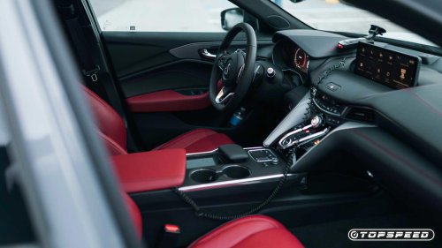 The Japanese luxury sedan more sporty than a BMW 5 Series